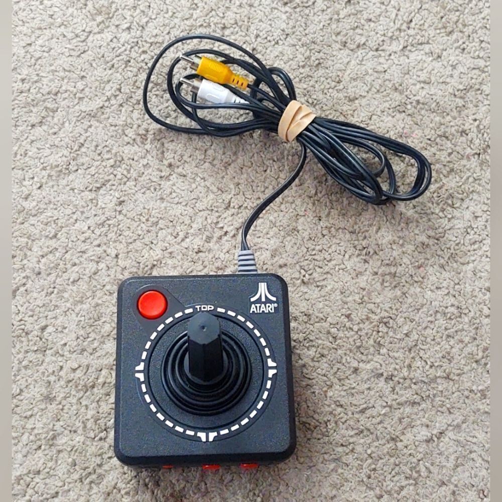 Atari 10-in-1  2008 TV Games Plug & Play Video Game Jakks Pacific Retro PREOWNED